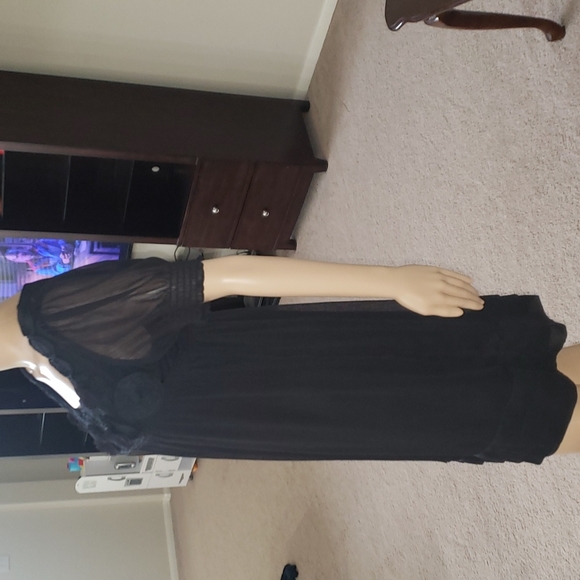 Eci 6 scoopneck w/3D flowers elastic hem sleeve - Picture 10 of 10